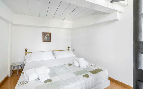 Belle Donne Apartment, Tornabuoni, Florence, Wifi: Proprietà, Costruzione, Comfort, Legna, Interior Design, Pavimentazione, Pavimento, Casa, Letto