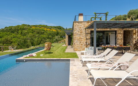 Villa Paradise: Acqua, Cielo, Proprietà, Pianta, Costruzione, Sedia, Paesaggio Naturale, Albero, Tempo Libero, Paesaggio