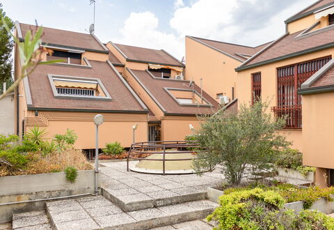 Fano Suite Apartment: Pianta, Cielo, Costruzione, Proprietà, Finestra, Nube, Casa, Lotto, Architettura, Urban Design