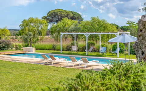 Villa Monamu: Nube, Acqua, Pianta, Cielo, Azzurro, Botanica, Piscina, Albero, Paesaggio Naturale, Shade