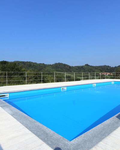 La Casa Dei Nonni, House With Private Pool, Torino: Acqua, Cielo, Costruzione, Proprietà, Piscina, Azzurro, Rettangolo, Albero, Casa, Mobili Da Esterno