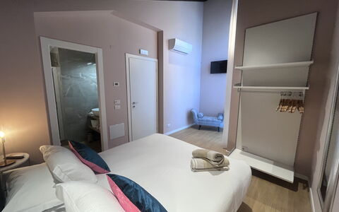 Villapronti: Pavimento, Interior Design, Camera Da Letto, Pavimentazione, Letto, Camera, Lenzuolo, Appartamento, Bedding, Soffitto