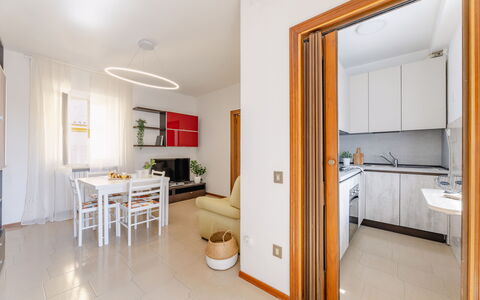 Loreto Suite Apartment: Mobilia, Proprietà, Costruzione, Cornice, Legna, Interior Design, Pianta Della Casa, Pavimento, Pavimentazione