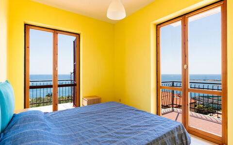 Sunny Home: Cielo, Neve, Montagna, Costruzione, Mondo, Pendenza, Casa, Paesaggio Naturale, Congelamento, Paesaggio