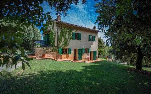 La Tesa Country House With Pool S. Gimignano: Pianta, Costruzione, Cielo, Finestra, Albero, Casa, Paesaggio Naturale, Lotto, Nube, Erba