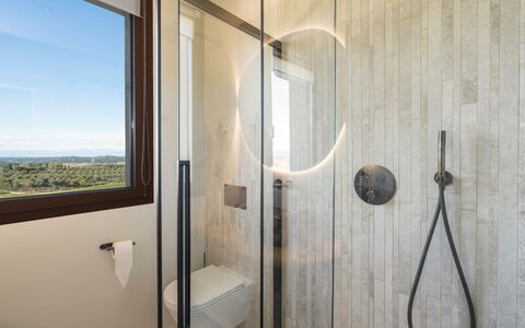 Ciliegino Spereto Apartment, Pool And Relax , Mont: Finestra, Porta, Costruzione, Legna, Pavimento, Bagno, Pavimentazione, Doccia Porta, Bicchiere