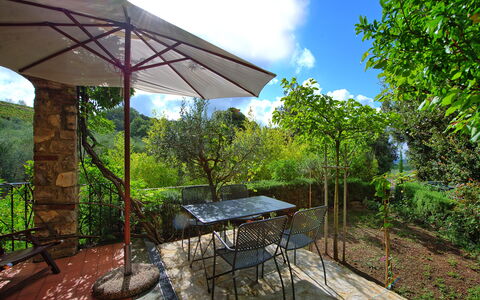 Casa Minuccia: Pianta, Proprietà, Cielo, Comunita 'Impianto, Nube, Shade, Tavolo, Botanica, Mobili Da Esterno, Costruzione