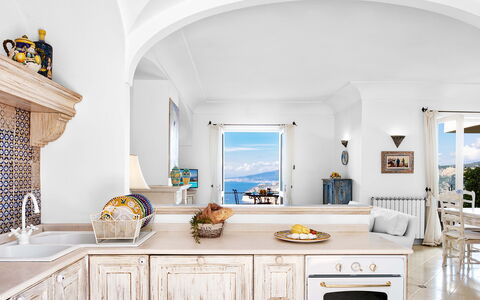 Villa Golfo Di Napoli With Private Pool: Controsoffitto, Cabinetry, Azzurro, Legna, Rubinetto, Costruzione, Cucina, Interior Design, Pavimentazione, Pavimento