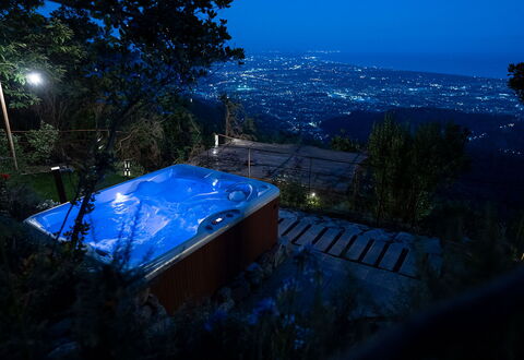 La Casa Sul Forte: Cielo, Pianta, Blu, Albero, Costruzione, Piscina, Shade, Paesaggio, Tetto, Tempo Libero