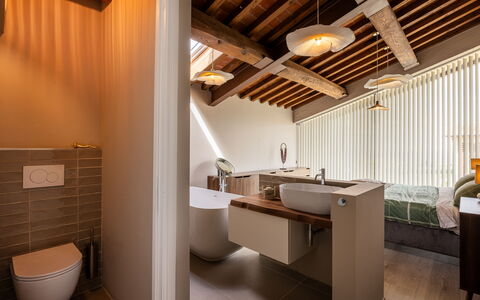 Melaiolo Modern Apartment With Pool, Montaione, To: Interior Design, Idraulico Fixture, Pavimentazione, Legna, Soffitto, Pavimento, Illuminazione, Idraulico, Bagno, Casa