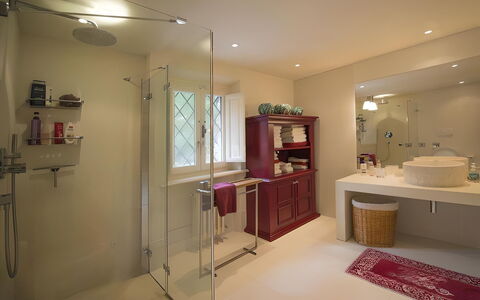 Villa Bongi: Interior Design, Parete, Idraulico Fixture, Pavimentazione, Bagno, Lavandino Del Bagno, Pavimento, Lavello, Soffitto, Mobiletto Del Bagno