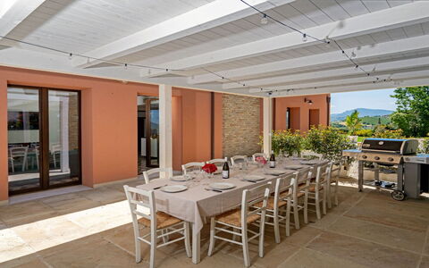 Relais Tenuta Santori: Tavolo, Mobilia, Proprietà, Sedia, Pianta, Legna, Interior Design, Pavimentazione, Pavimento, Shade