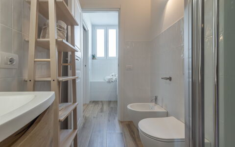 Sospiri Sul Mare: Vasca Da Bagno, Costruzione, Bagno, Legna, Idraulico Fixture, Interior Design, Pavimento, Pavimentazione, Lavello