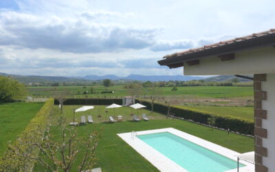 Villa Mariarosaria - Dimora Esclusiva con Piscina: Piscina, Prato, Giardino, Estate, Hacienda, Cortile, Agriturismo, Ricorrere, Backyard, Cortile