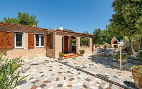 Doxina: Flagstone, Porta, Cobblestone, Villetta, Shade, Piastrella, Driveway, Calcestruzzo, Giardino, Landscaping