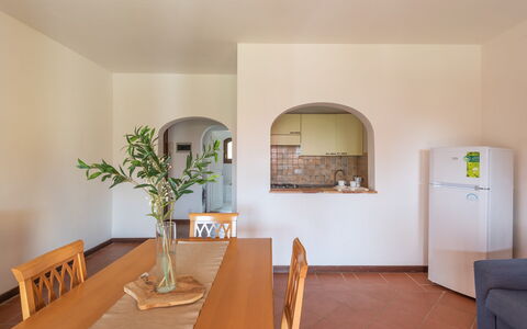 Apartments In Country Village Near Stintino: Interior Design, Pavimentazione, Pavimento, Soffitto, Mobilia, Cucina & Sala Da Pranzo Tavolo, Camera, Color Legno, Appartamento, Sala Da Pranzo