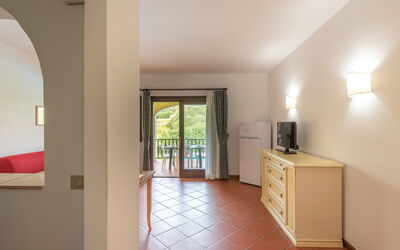 Le Canne with Shared Pool: Interior Design, Soffitto, Pavimentazione, Pavimento, Camera, Color Legno, Latifoglie, Elettrodomestico, Cucina & Sala Da Pranzo Tavolo, Soggiorno