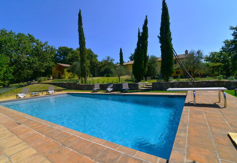 Villa Il Troscione: Blu, Piscina, Shade, Giardino, Landscaping, Ricorrere, Mobili Da Esterno, Giochi D'Acqua, Hacienda, Backyard