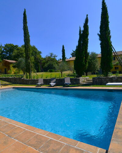 Villa Il Troscione: Blu, Piscina, Shade, Giardino, Landscaping, Ricorrere, Mobili Da Esterno, Giochi D'Acqua, Hacienda, Backyard