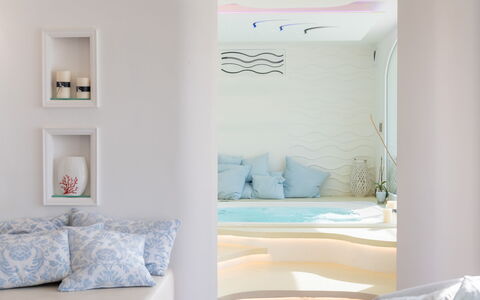 Villa Solemare: Interior Design, Illuminazione, Casa, Mobilia, Pavimento, Camera, Camera Da Letto, Soffitto, Cuscino, Letto