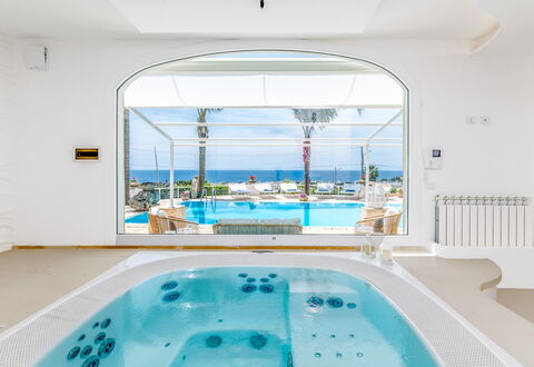 Villa Solemare: Ricorrere, Piscina, Hotel, Villa, Sedia, Resort Citta ', Località Balneare, Eco Hotel, Mobili Da Esterno, Attico