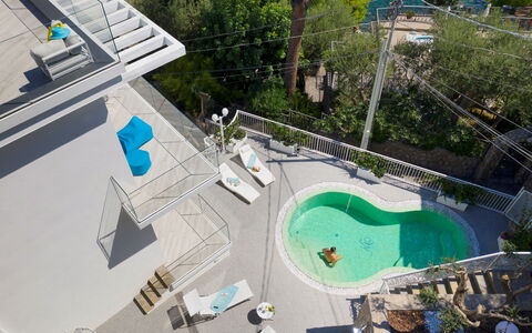 Villa Neranyum: Piscina, Ricorrere, Mobili Da Esterno, Materiale Composito, Eco Hotel, Tempo Libero, Estate, Shade, Villa, Terme