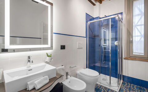 La Capanna, Borgo Campassini, Monteriggioni: Interior Design, Pavimentazione, Pavimento, Idraulico Fixture, Lavello, Bagno, Casa, Soffitto, Appartamento, Camera