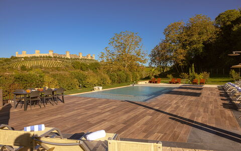 Le Volte, Borgo Campassini, Monteriggioni: Mobilia, Mobili Da Esterno, Giardino, Sedia, Tavolo Esterno, Eco Hotel, Shade, Piscina, Lettino, Landscaping