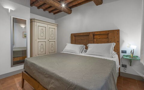 Le Torri, Borgo Campassini, Monteriggioni: Mobilia, Camera Da Letto, Interior Design, Letto, Pavimentazione, Soffitto, Camera, Lenzuolo, Pavimento, Bedding