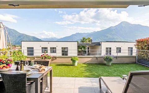 Vigna Luisa: Mobilia, Sedia, Appartamento, Balcone, Pianta Della Casa, Shade, Ricorrere, Mobili Da Esterno, Eco Hotel, Attico