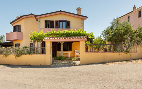 Remo: Parete, Costruzione, Finestra, Zona Residenziale, Casa, Casa, Facciata, Architettura, Quartiere, Insediamento Umano