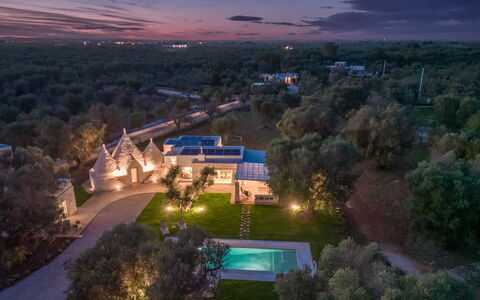 Trullo Brenda: Estate, Giardino, Prato, Landscaping, Dimora, Parco, Villa, Agriturismo