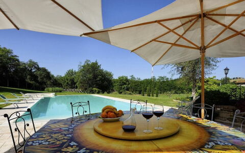 Mulino della Villa: Mobilia, Piscina, Sedia, Ricorrere, Shade, Giardino, Eco Hotel, Estate, Design, Landscaping