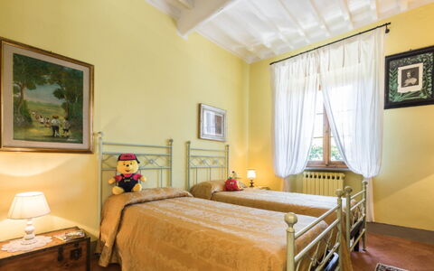 Villa Cerreta: Interior Design, Parete, Letto, Mobilia, Camera Da Letto, Soffitto, Pavimentazione, Camera, Pavimento, Bedding