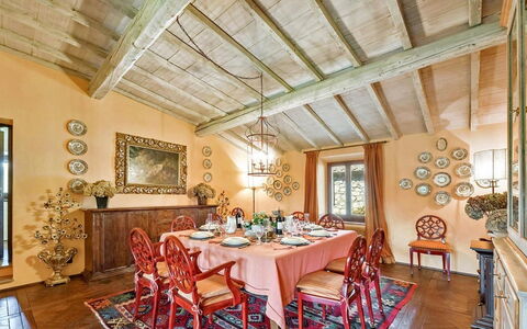 Villa Aiola: Mobilia, Interior Design, Parete, Pavimentazione, Soffitto, Tavolo, Sedia, Illuminazione, Pavimento, Sala Da Pranzo