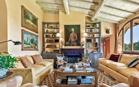Villa Aiola: Mobilia, Casa, Interior Design, Divano, Soggiorno, Camera, Appartamento, Cornice