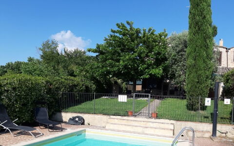 Il Bosco: Zona Residenziale, Piscina, Giardino, Shade, Hacienda, Estate, Backyard, Landscaping, Cortile, Villa