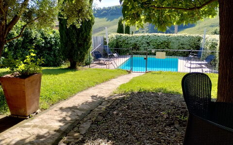 Il Bosco: Arbusto, Giardino, Piscina, Shade, Prato, Backyard, Landscaping, Tempo Libero, Cortile