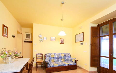 Podere dei Limoni: Interior Design, Mobilia, Pavimentazione, Legna, Pavimento, Soffitto, Camera, Appartamento, Soggiorno, Sedia