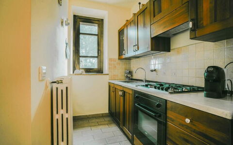 Podere dei Limoni: Cucina, Controsoffitto, Interior Design, Soffitto, Apparecchio Major, Cabinetry, Elettrodomestico Da Cucina, Camera, Lavandino Della Cucina, Cucina Stufa