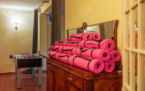 La Palazzina: Pavimentazione, Pavimento, Interior Design, Camera, Color Legno, Vernice, Tenda, Latifoglie, Biancheria
