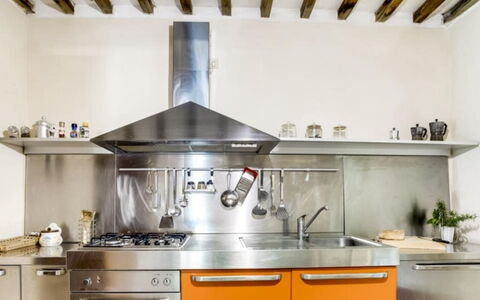 Mulino della Frateria: Cucina, Elettrodomestico Da Cucina, Controsoffitto, Apparecchio Major, Cucina Stufa, Elettrodomestico, Interior Design, Stufa, Pavimentazione