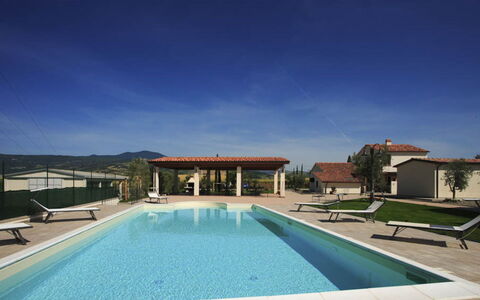 San Giuseppe Villa: Piscina, Zona Residenziale, Ricorrere, Casa, Materiale Composito, Eco Hotel, Shade, Mobili Da Esterno, Estate, Hacienda