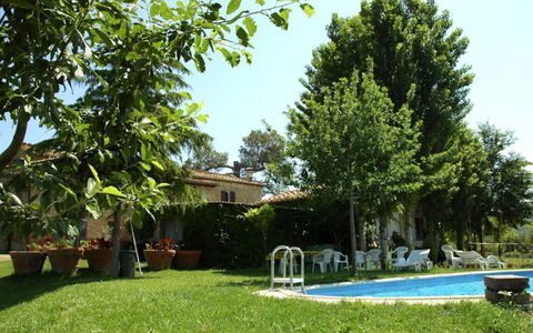 Casalunga: Giardino, Backyard, Prato, Shade, Mobili Da Esterno, Cortile, Sedia, Hacienda, Estate, Landscaping