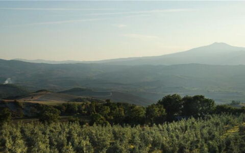 Vallocchie: Cielo, Geografia Montane, Montagna, Collina, Orizzonte, Highland, Ecoregione, Pascolo, Paesaggio, Fenomeno Atmosferico