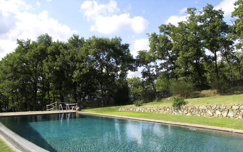 Vallocchie: Giardino, Piscina, Giochi D'Acqua, Prato, Shade, Landscaping, Backyard, Stagno, Riflessione, Parco