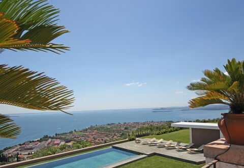 Villa Garda: Mare, Costiera E Morfologie Oceanic, Zona Residenziale, Costa, Oceano, Ricorrere, Estate, Eco Hotel, Resort Citta ', Piscina