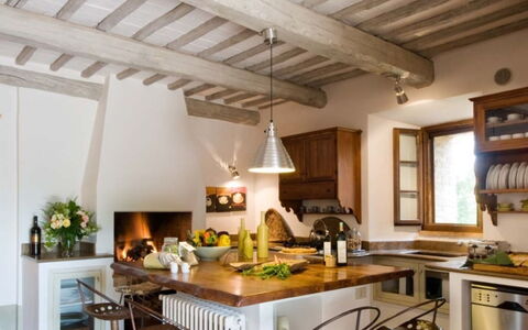 Villa Pipirelli: Mobilia, Interior Design, Legna, Pavimentazione, Soffitto, Casa, Cucina, Tavolo, Lampada, Sedia