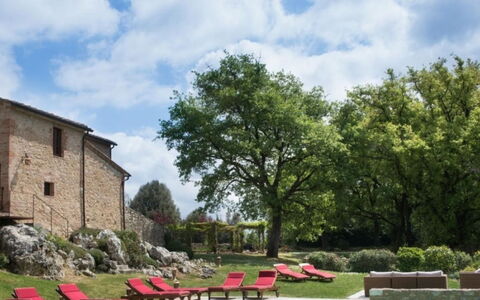 Villa Pipirelli: Estate, Giardino, Mobili Da Esterno, Agriturismo, Prato, Backyard, Hacienda, Villa, Cortile, Landscaping