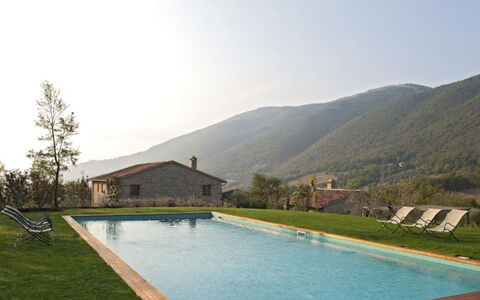 Villa del Cammino: Geografia Montane, Montagna, Collina, Catena Montuosa, Highland, Hill Station, Valle, Piscina, Cresta, Tempo Libero